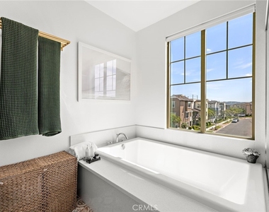 26 Yerra Street - Photo Thumbnail 48