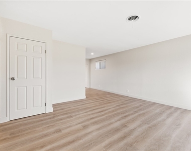 6431 Brown Circle - Photo Thumbnail 3