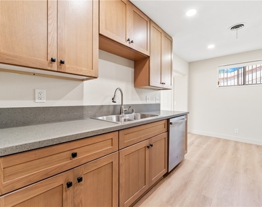 6431 Brown Circle - Photo Thumbnail 8