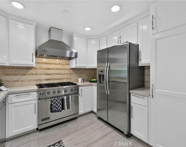 950 Cagney - Photo Thumbnail 6