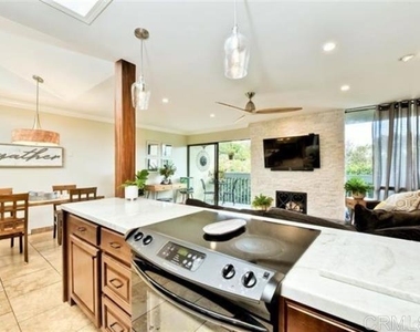 2388 Altisma Way - Photo Thumbnail 5