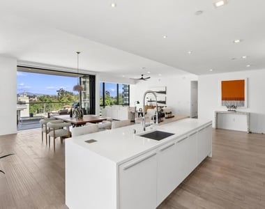 2604 5th Ave - Photo Thumbnail 1
