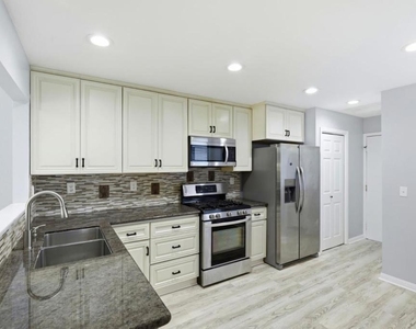 17125 Creekside Circle - Photo Thumbnail 3