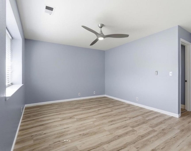17125 Creekside Circle - Photo Thumbnail 9
