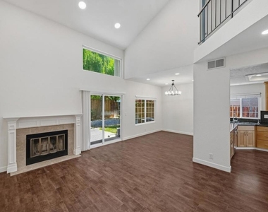 1286 Crestpoint Drive - Photo Thumbnail 1