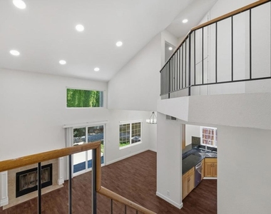1286 Crestpoint Drive - Photo Thumbnail 14