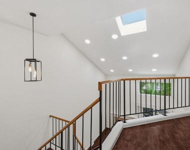 1286 Crestpoint Drive - Photo Thumbnail 15