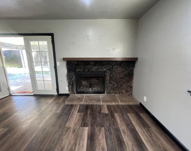 258 8th Street - Photo Thumbnail 9