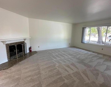 10190 Pasadana Avenue - Photo Thumbnail 8