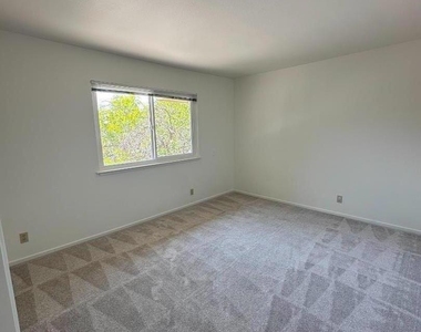 10190 Pasadana Avenue - Photo Thumbnail 6