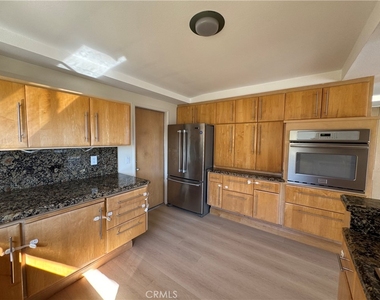 364 Ledroit Street - Photo Thumbnail 15