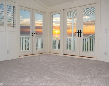 490 Diamond Street - Photo Thumbnail 9