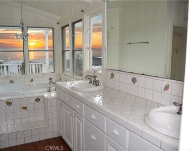 490 Diamond Street - Photo Thumbnail 11