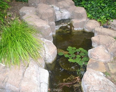 490 Diamond Street - Photo Thumbnail 17