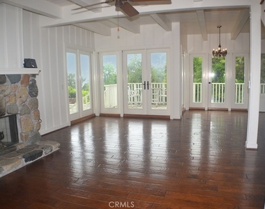 490 Diamond Street - Photo Thumbnail 1