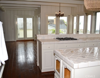 490 Diamond Street - Photo Thumbnail 3
