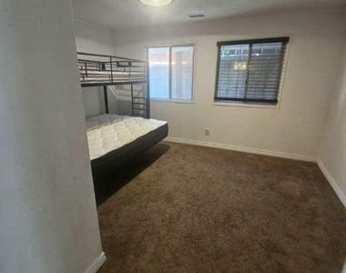 1223 Rose - Photo Thumbnail 12