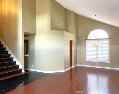 1349 Crestmont - Photo Thumbnail 5