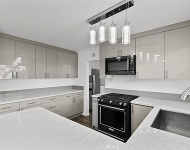 408 Spencer Street - Photo Thumbnail 10