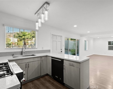 408 Spencer Street - Photo Thumbnail 12