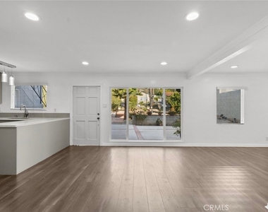 408 Spencer Street - Photo Thumbnail 6