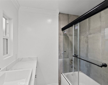 408 Spencer Street - Photo Thumbnail 8