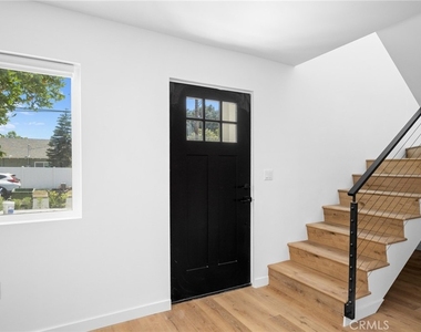 11049 Yarmouth Avenue - Photo Thumbnail 3