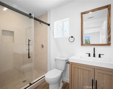 11049 Yarmouth Avenue - Photo Thumbnail 14