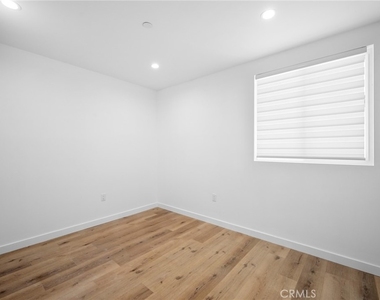 11049 Yarmouth Avenue - Photo Thumbnail 15