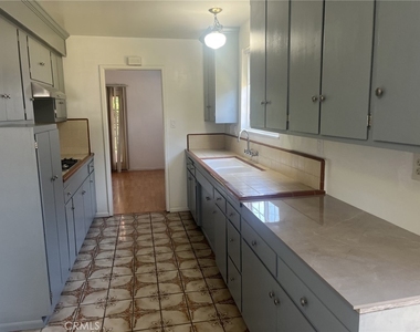 536 Sandsprings - Photo Thumbnail 10
