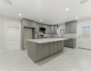 10 Cortez Street - Photo Thumbnail 2