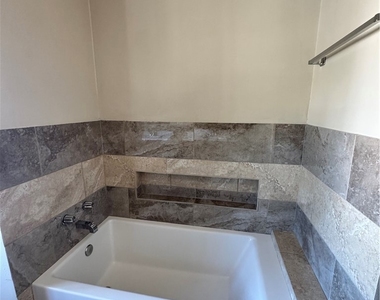 1046 S Citrus Avenue - Photo Thumbnail 59