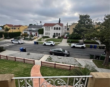 1046 S Citrus Avenue - Photo Thumbnail 18