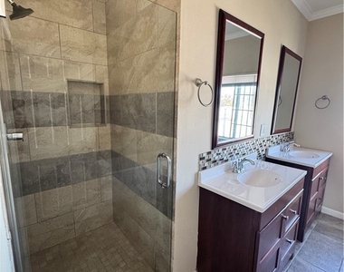 1046 S Citrus Avenue - Photo Thumbnail 62