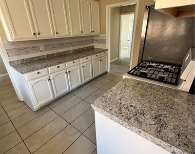 1046 S Citrus Avenue - Photo Thumbnail 64
