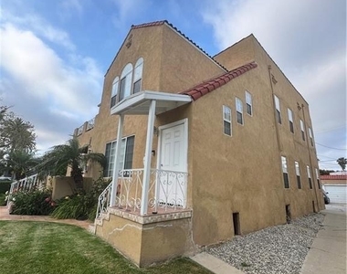 1046 S Citrus Avenue - Photo Thumbnail 4