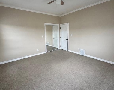 1046 S Citrus Avenue - Photo Thumbnail 32