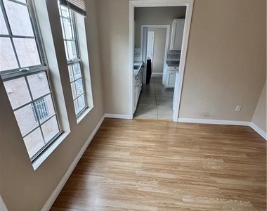 1046 S Citrus Avenue - Photo Thumbnail 21