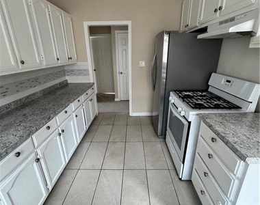 1046 S Citrus Avenue - Photo Thumbnail 29