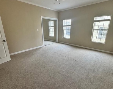 1046 S Citrus Avenue - Photo Thumbnail 40