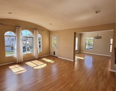 1046 S Citrus Avenue - Photo Thumbnail 55