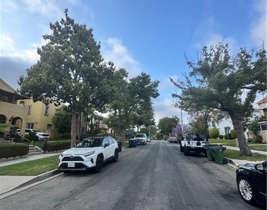 1046 S Citrus Avenue - Photo Thumbnail 46