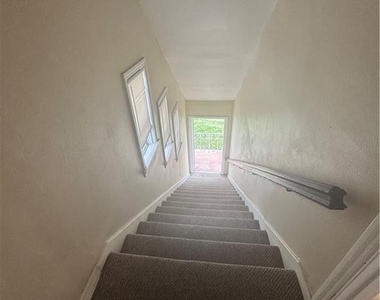 1046 S Citrus Avenue - Photo Thumbnail 38