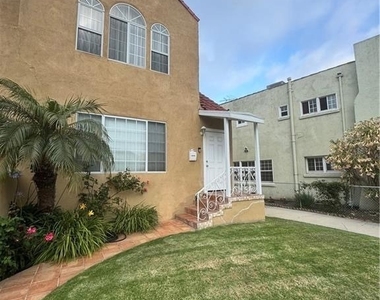 1046 S Citrus Avenue - Photo Thumbnail 6
