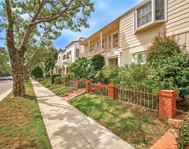 135 S Canon Drive - Photo Thumbnail 12
