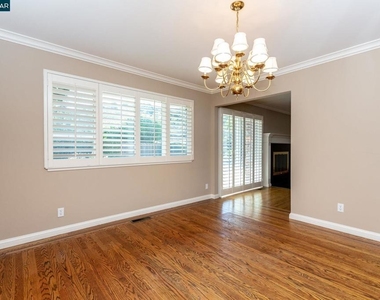 432 Stonefield Pl - Photo Thumbnail 6