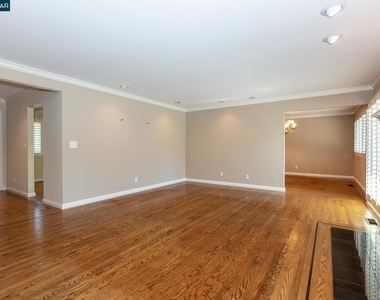 432 Stonefield Pl - Photo Thumbnail 2