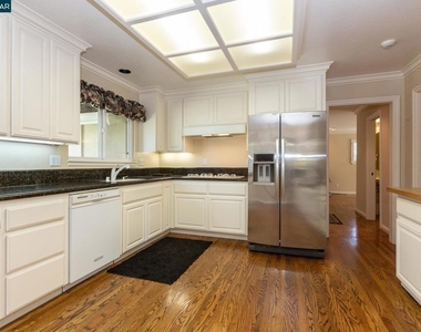 432 Stonefield Pl - Photo Thumbnail 8