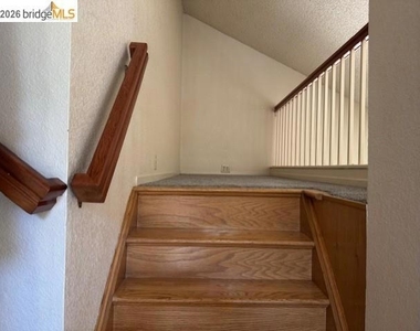 1961 Hemlock Drive - Photo Thumbnail 10