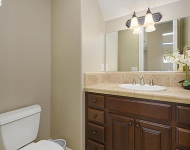 3272 Ashbourne Cir - Photo Thumbnail 14